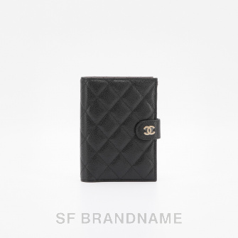 Classic Passport Case Caviar GHW
