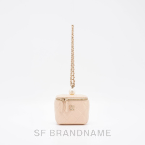 Pearl On Top Vanity Case With Chain
